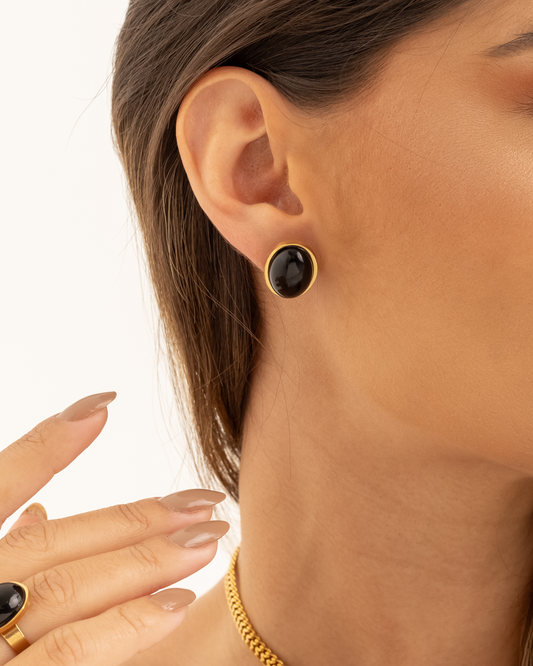 ¿Cuál es la diferencia entre joyas chapadas y bañadas en oro?